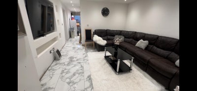 Large double room for ladies with vanity desk  Main Photo