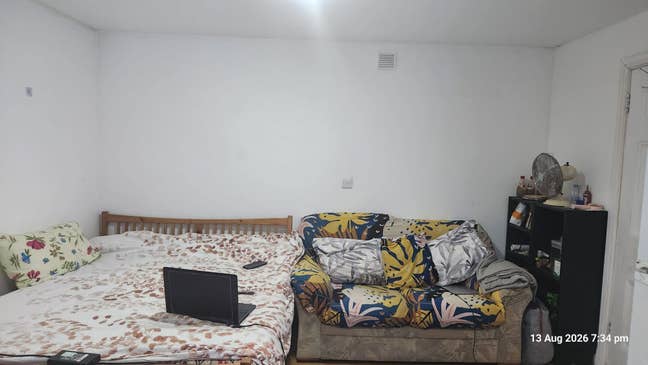Ensuite Studio with kitchenette flat for Rent Main Photo