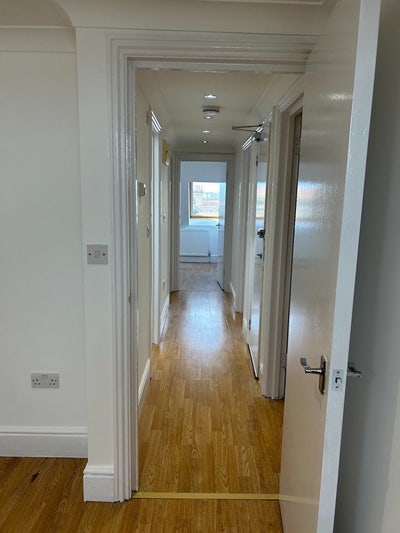 Beautiful double bedroom with city view Main Photo