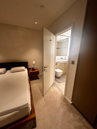 Double room with private bathroom available. Main Photo