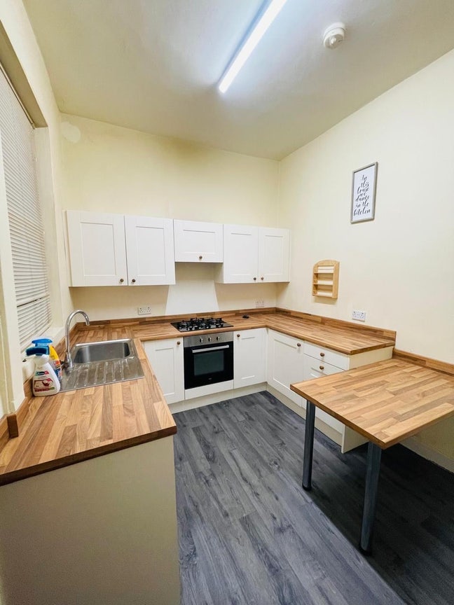 Room for Rent  Main Photo