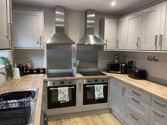 Smart Modern Double Room Near Town Centre. Main Photo