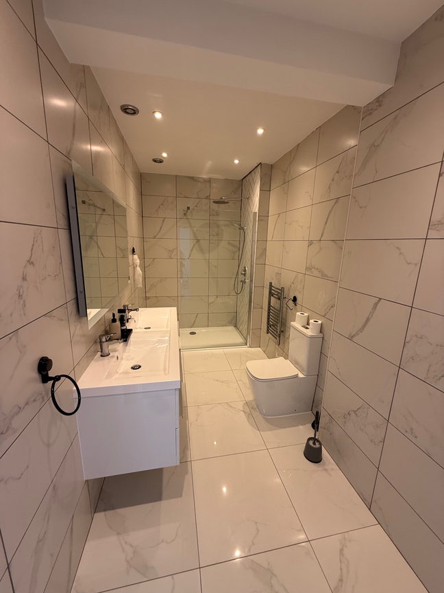 Newly refurbished property 🛁🛁🏡 Main Photo