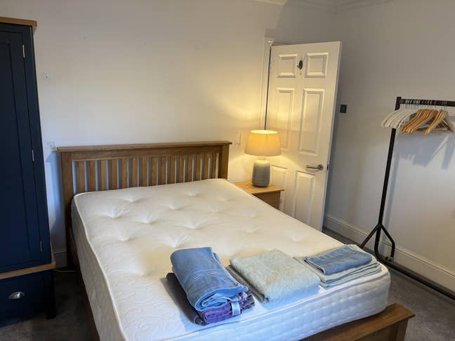 Beautiful double room offered in Parkstone Main Photo