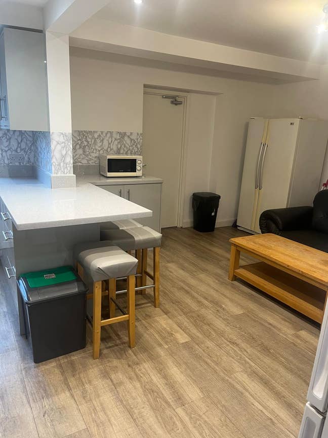 Double Room,(inc bills)  5-min to Royal Holloway Main Photo