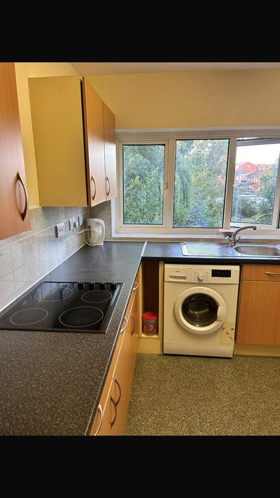 Spacious double room in Northolt-Central Line.   Main Photo