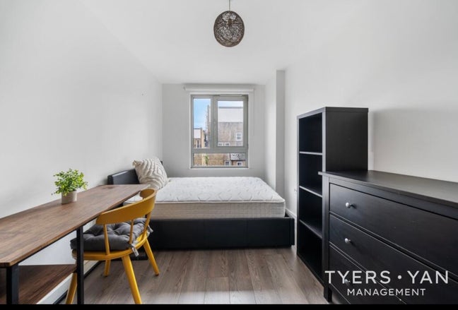 Short-term let Double bedroom + Private Bathroom Main Photo