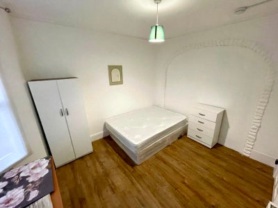 3 Dbl Room in Turnpike Lane/Seven Sister+Bill Inc Main Photo