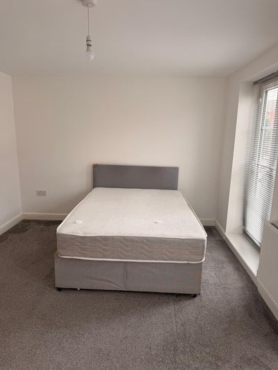 2 rooms to let in shared accommodation  Main Photo