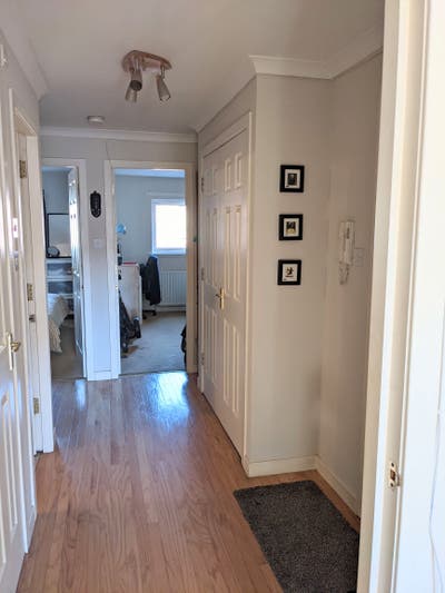 1 bedroom in 2 bed flatshare; suitable for young p Main Photo