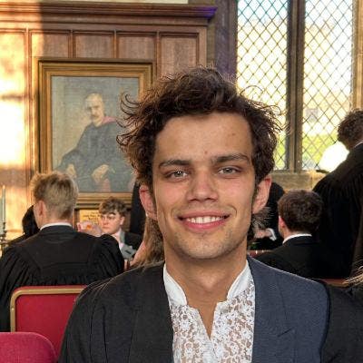 24yr professional, looking for a room near Wapping Main Photo