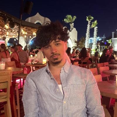 Looking for a room or a buddy up! Main Photo