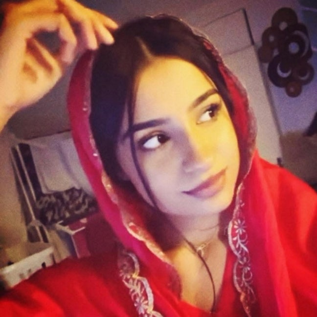 Female student looking for room  Main Photo