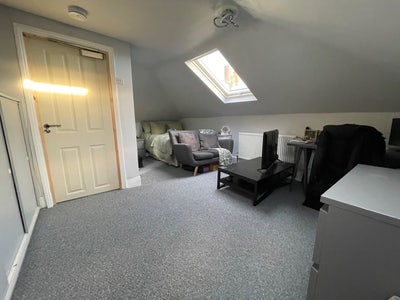 Great loft room space for one person only! Main Photo