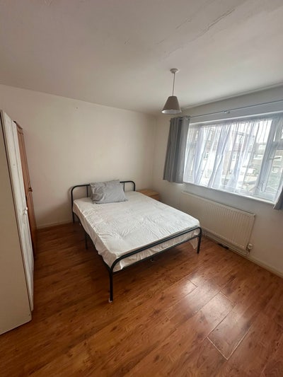Double room for 1 male available  Main Photo