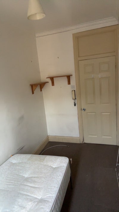 Small Room Upper Richmond Main Photo