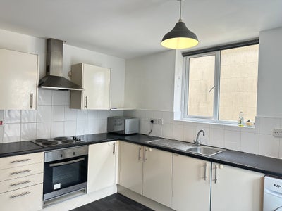 3 bedroom flat share Main Photo