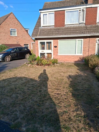 Two bed house &pound;1350, bills included Main Photo