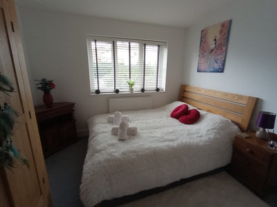 Double room with en suite and own TV room  Main Photo