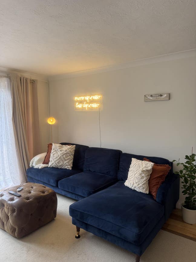  Double Room Available – Female Professional Main Photo
