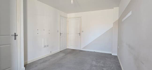 🏡 2-Bed Home | Garden & Driveway Parking Main Photo