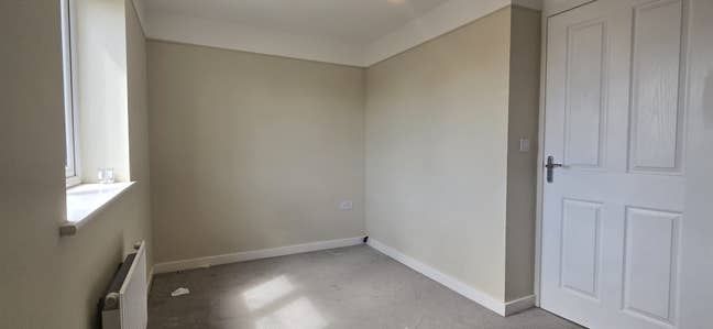 🏡 2-Bed Home | Garden & Driveway Parking Main Photo