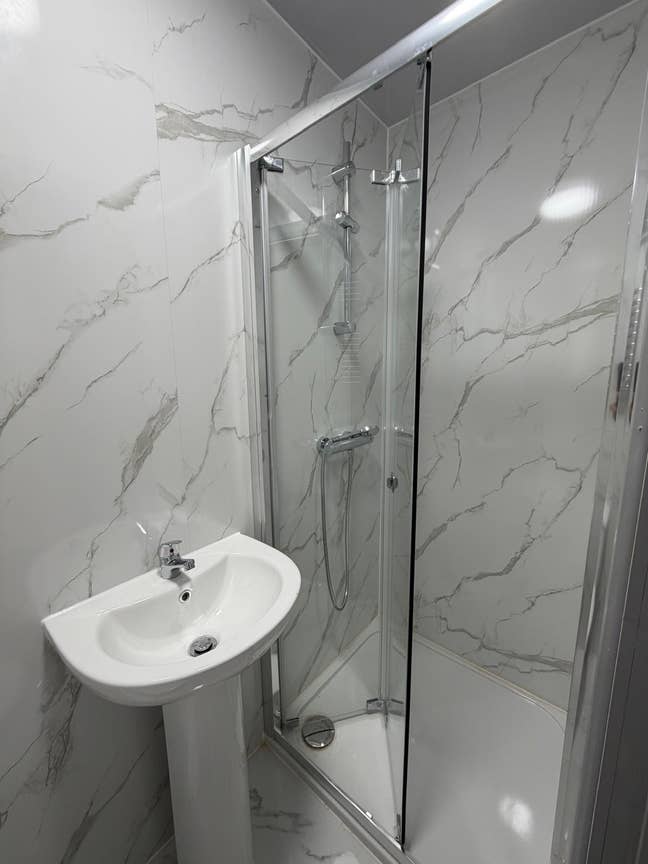  Studio  Flat  in  Berkshire, Slough  SL12SD Main Photo