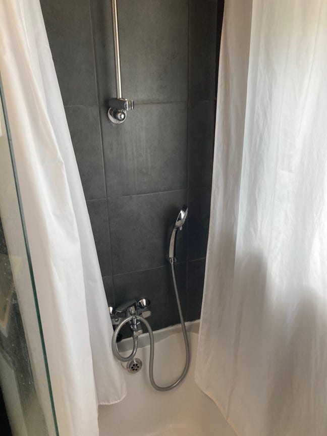 Looking for a strict vegetarian (at home) tenant Main Photo