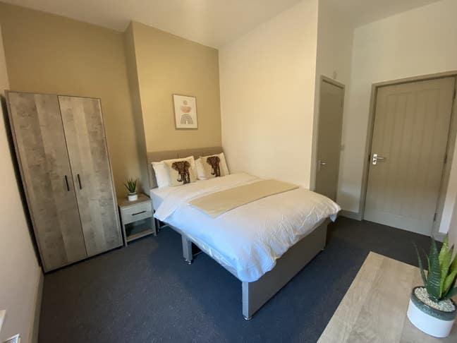 Modern Ensuite Room Close to Centrum 100 Main Photo
