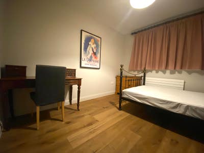 Large Double Ensuite Room in Shared House Main Photo