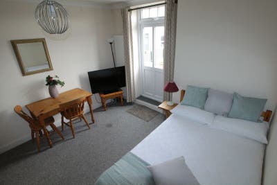 🏡 Charming 1-Bedroom Flat| All inclusive bills 💵 Main Photo