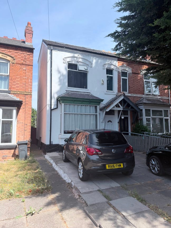 Spacious HMO rooms available furnished house. Main Photo