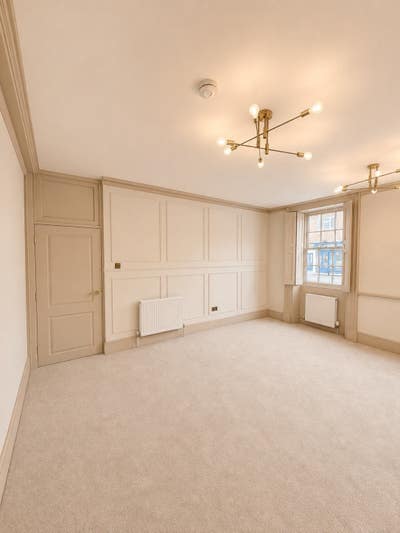 Brand New Luxury Self Contained Flat - Town Centre Main Photo