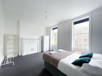 Spacious double room in Mornington Crescent Main Photo