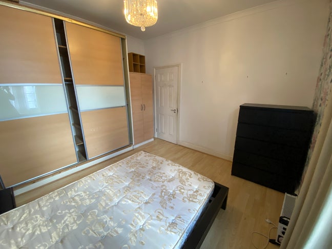 Large & Bright Room in NW2 Main Photo