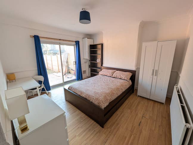 Amazing 5 bedroom flat in Wood green Main Photo