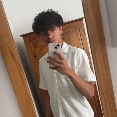 Looking for a place (Brief desc) Main Photo