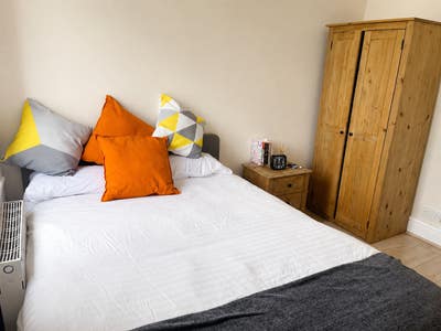 Live close to Rochdale Ctre/1st floor double Main Photo