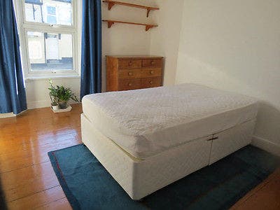 Large bight room Main Photo