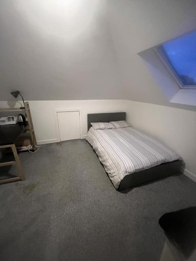 Twin room and double room available (furnished) Main Photo