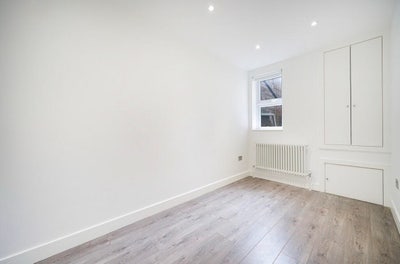 North London 2 bed with large garden! Main Photo