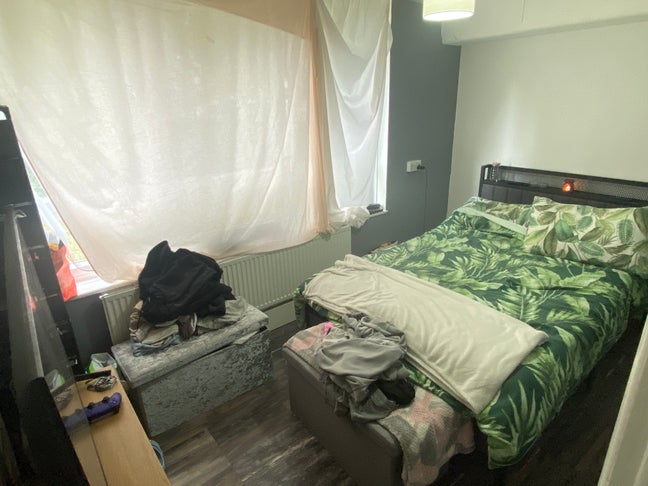 Spare room available  Main Photo