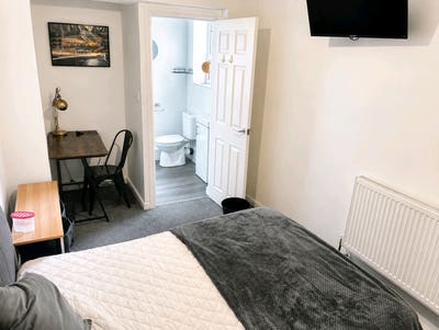 ✨ 1 Stunning En-Suite in Manchester –Available!✨ Main Photo