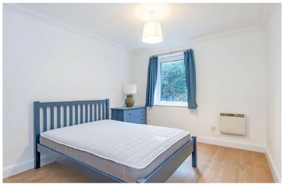 Double room in lovely 2-bed flat | Bow Church Main Photo