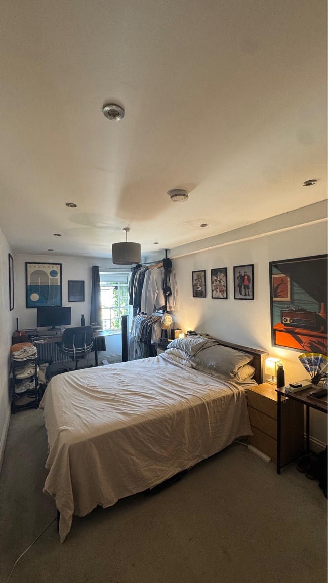 Large en-suite room available, Clapham Main Photo