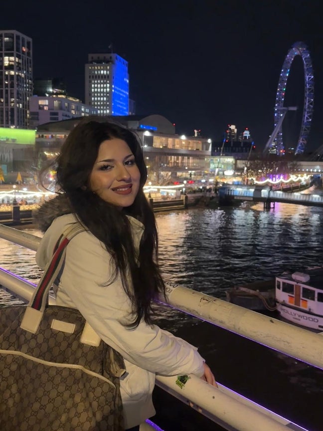 Looking for a female flatmate! Main Photo