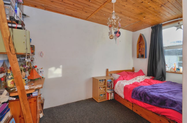 Lovely room with nice wooden ceiling Main Photo