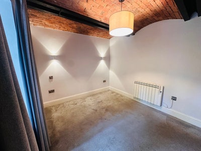 Looking for a new flatmate - New Mills Main Photo