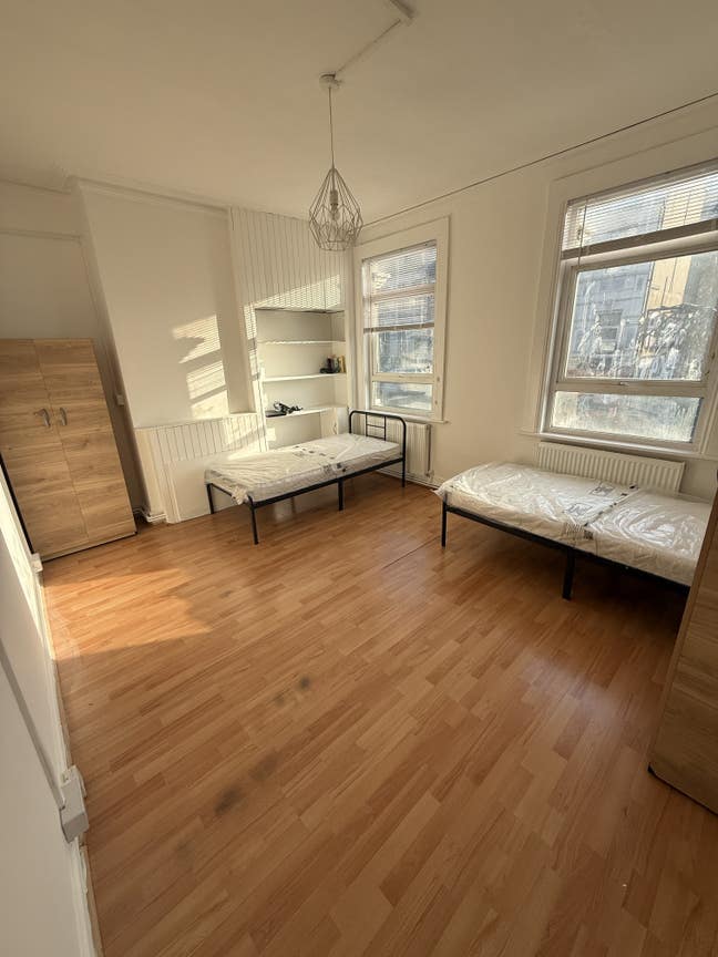 A Large Double room  St James Street Walthamstow Main Photo