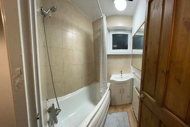Room Sublet in Whitechapel — September 🏠✨ Main Photo